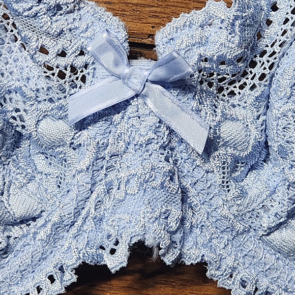 Vintage Chantelle Made in France Unlined Lace Bra 38C Light Blue - Picture 3 of 8